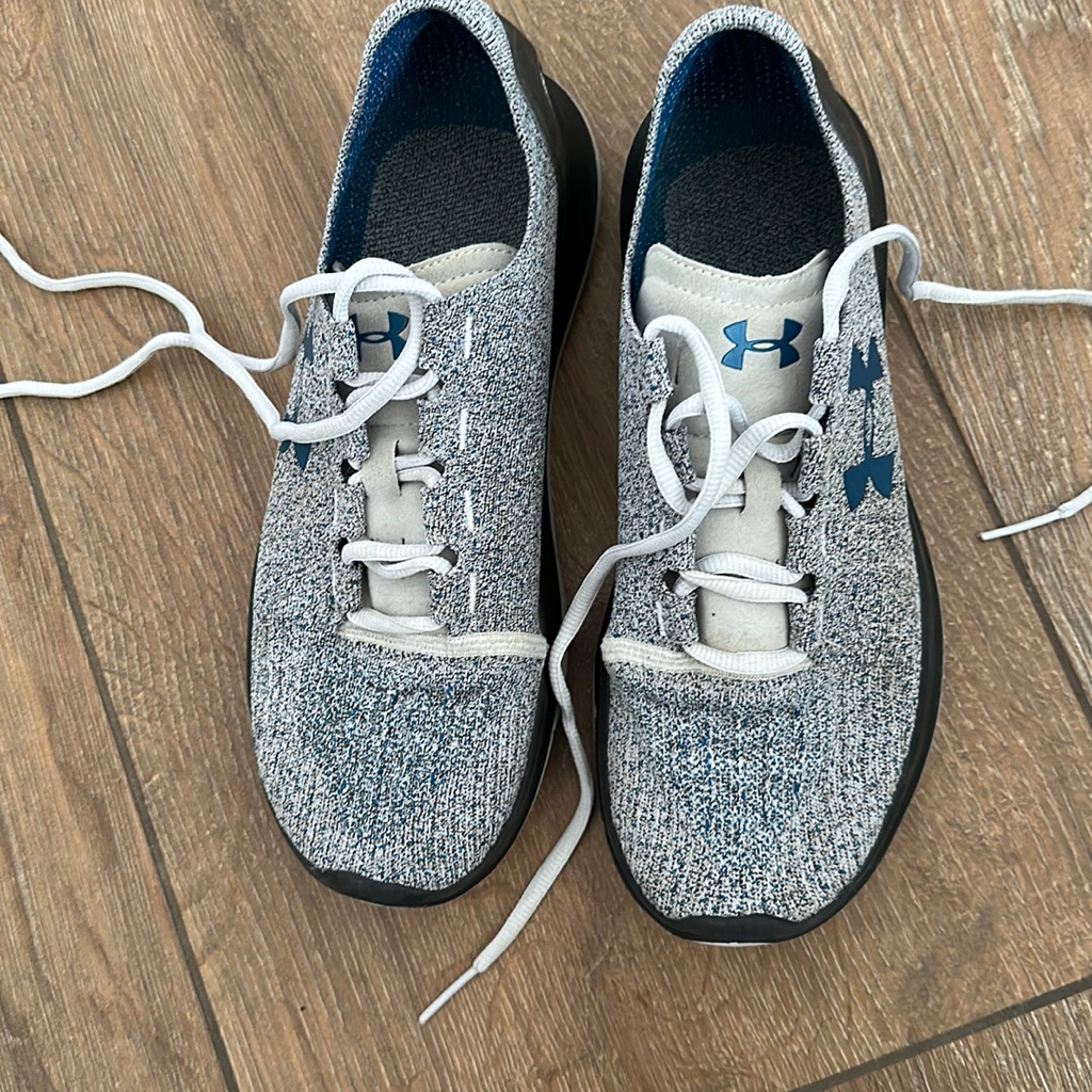 Under Armour Performance Men's Athletic Shoes. Size 9.5.
